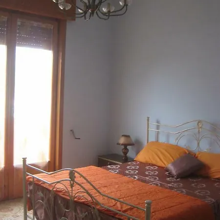 Trifoglio Nyaraló *